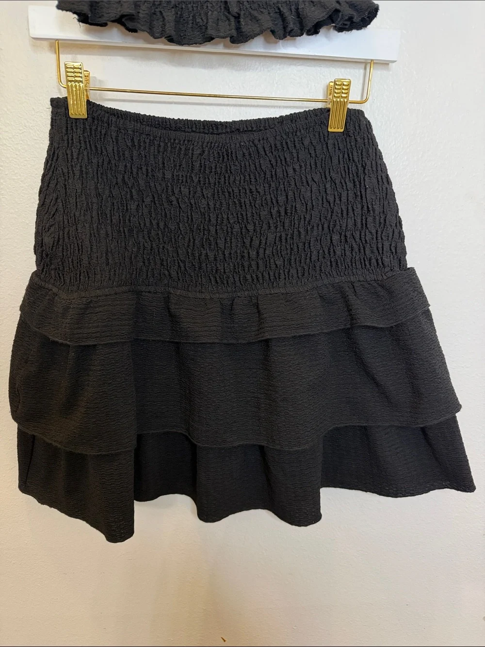 Black Smocked Puff-Sleeve Crop Top & Tiered Mini Skirt Set - Women